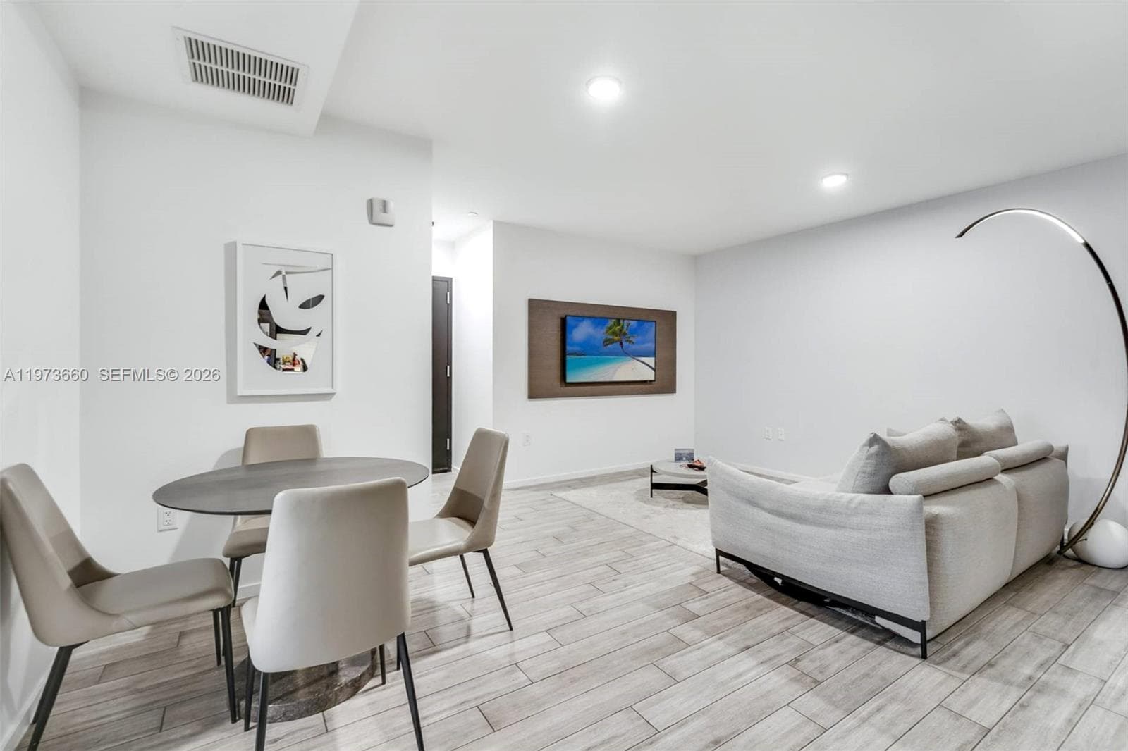 398 NE 5th St # 1515, Miami FL 33132 — 5