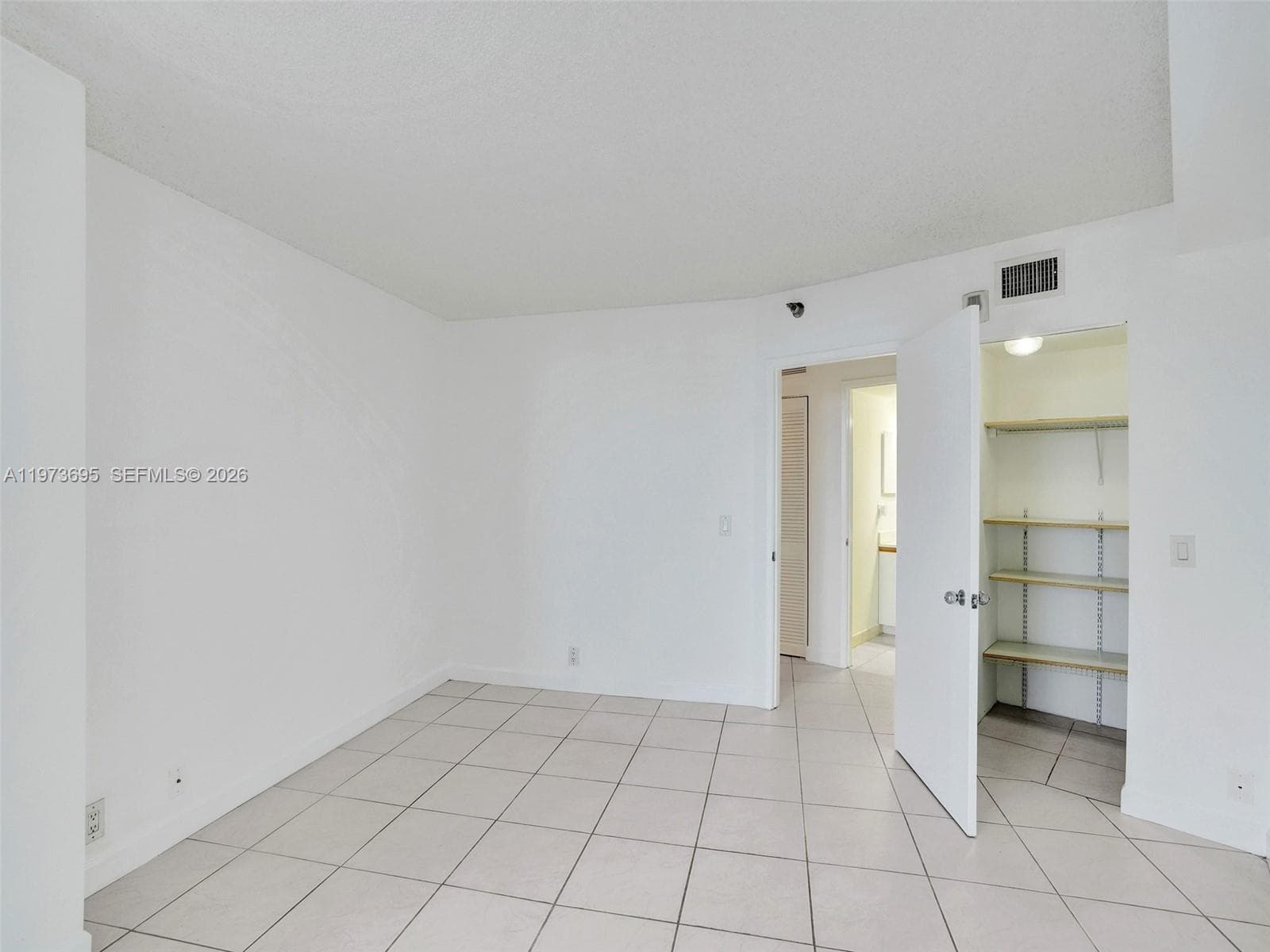 3400 192nd ST # 1811, Aventura FL 33180 — 27