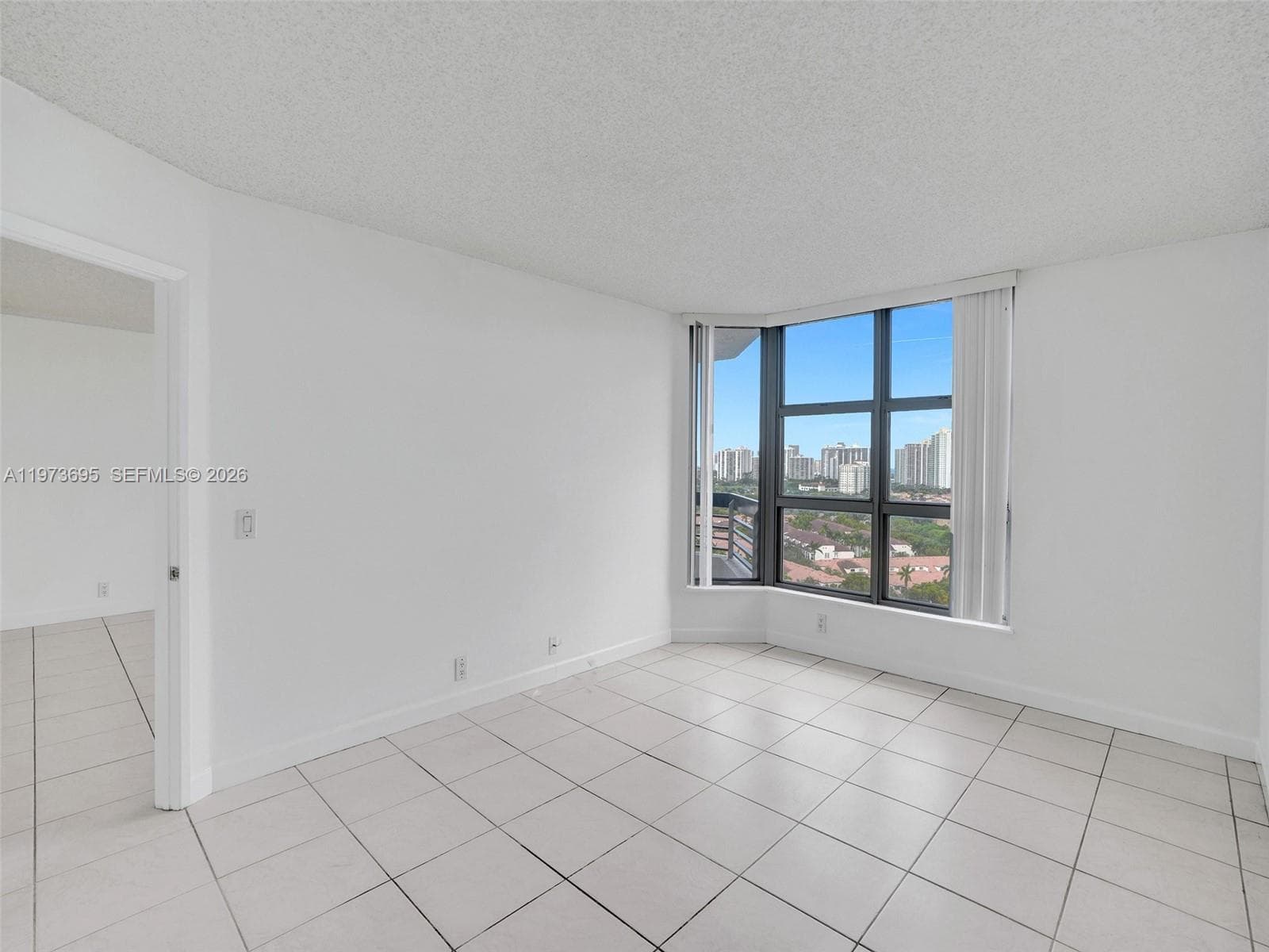 3400 192nd ST # 1811, Aventura FL 33180 — 17