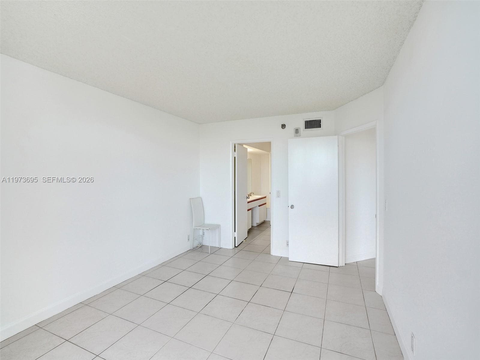 3400 192nd ST # 1811, Aventura FL 33180 — 19