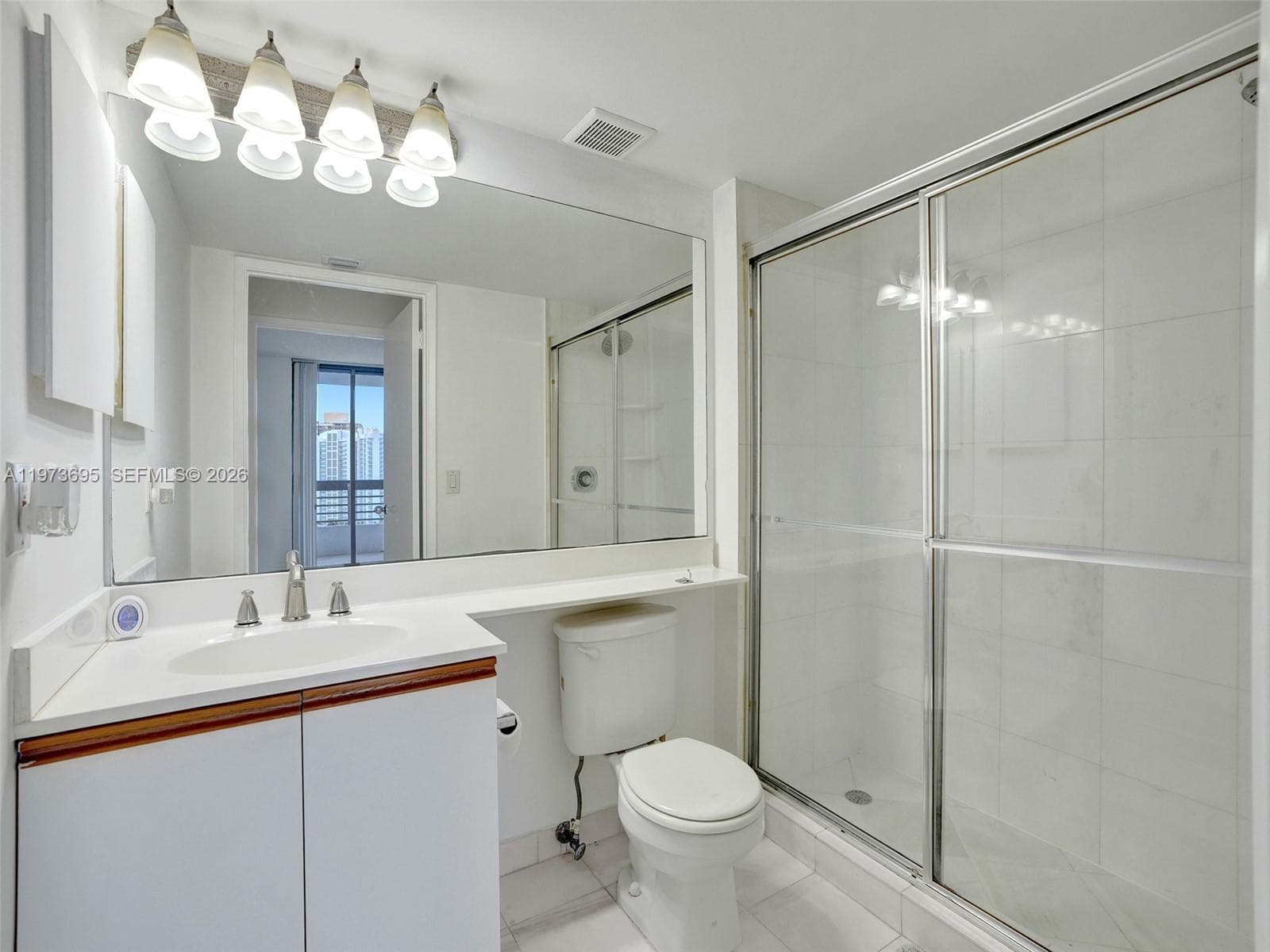 3400 192nd ST # 1811, Aventura FL 33180 — 25