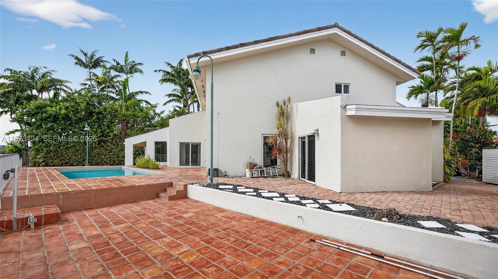 3226 NE 168th St, North Miami Beach FL 33160 — 36