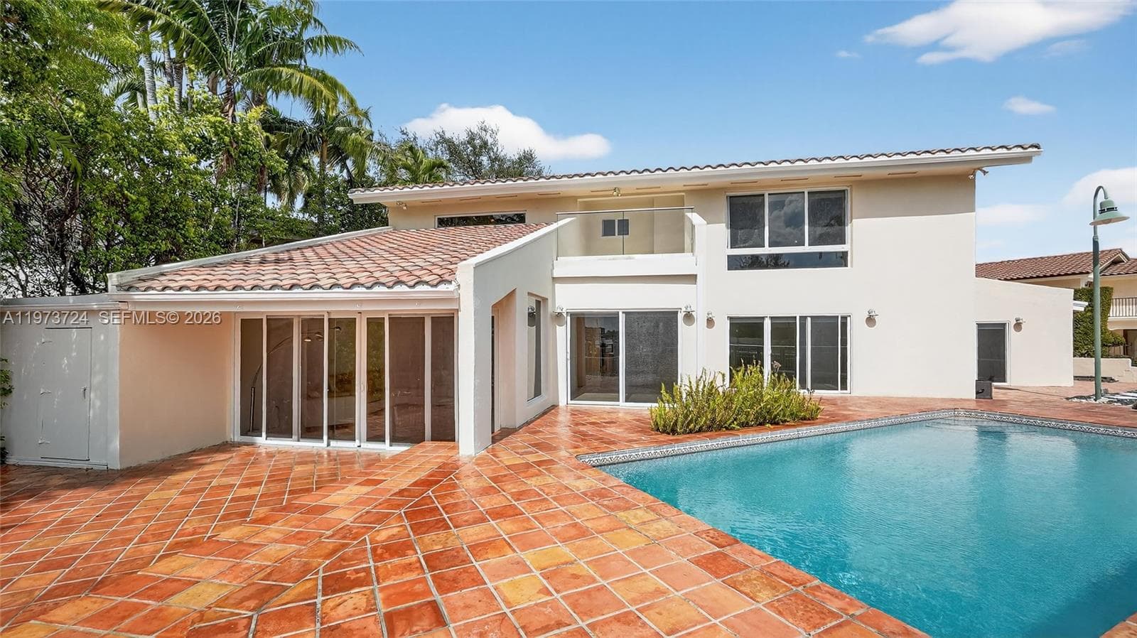 3226 NE 168th St, North Miami Beach FL 33160 — 32