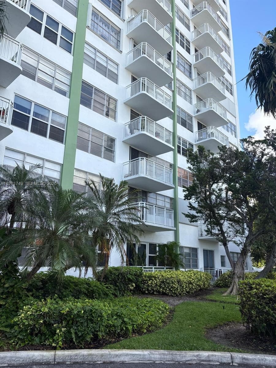2100 Sans Souci Blvd # A1409, North Miami FL 33181 — 2