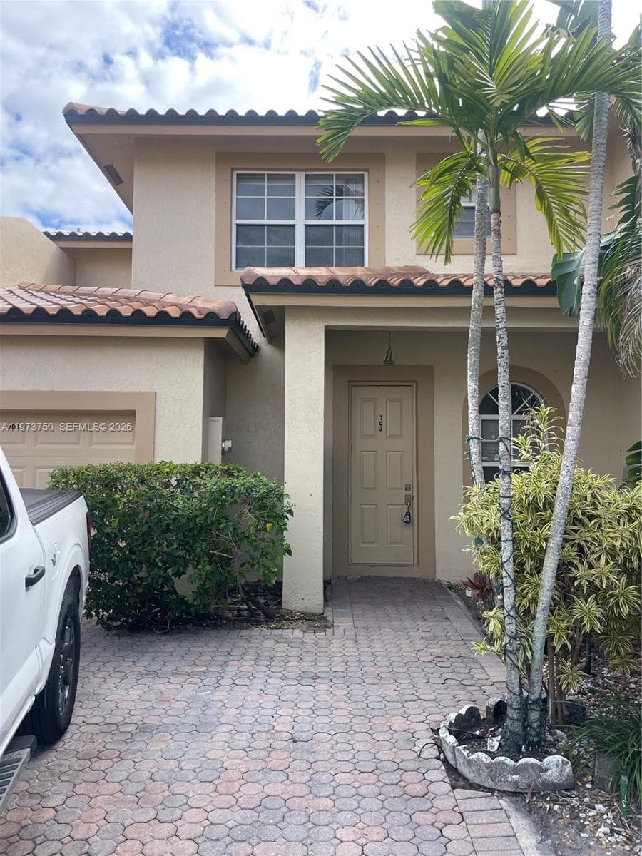 703 NE 195th St # 703, Miami FL 33179 — 26