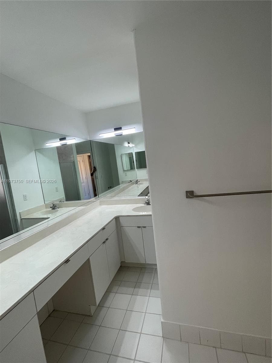 703 NE 195th St # 703, Miami FL 33179 — 14