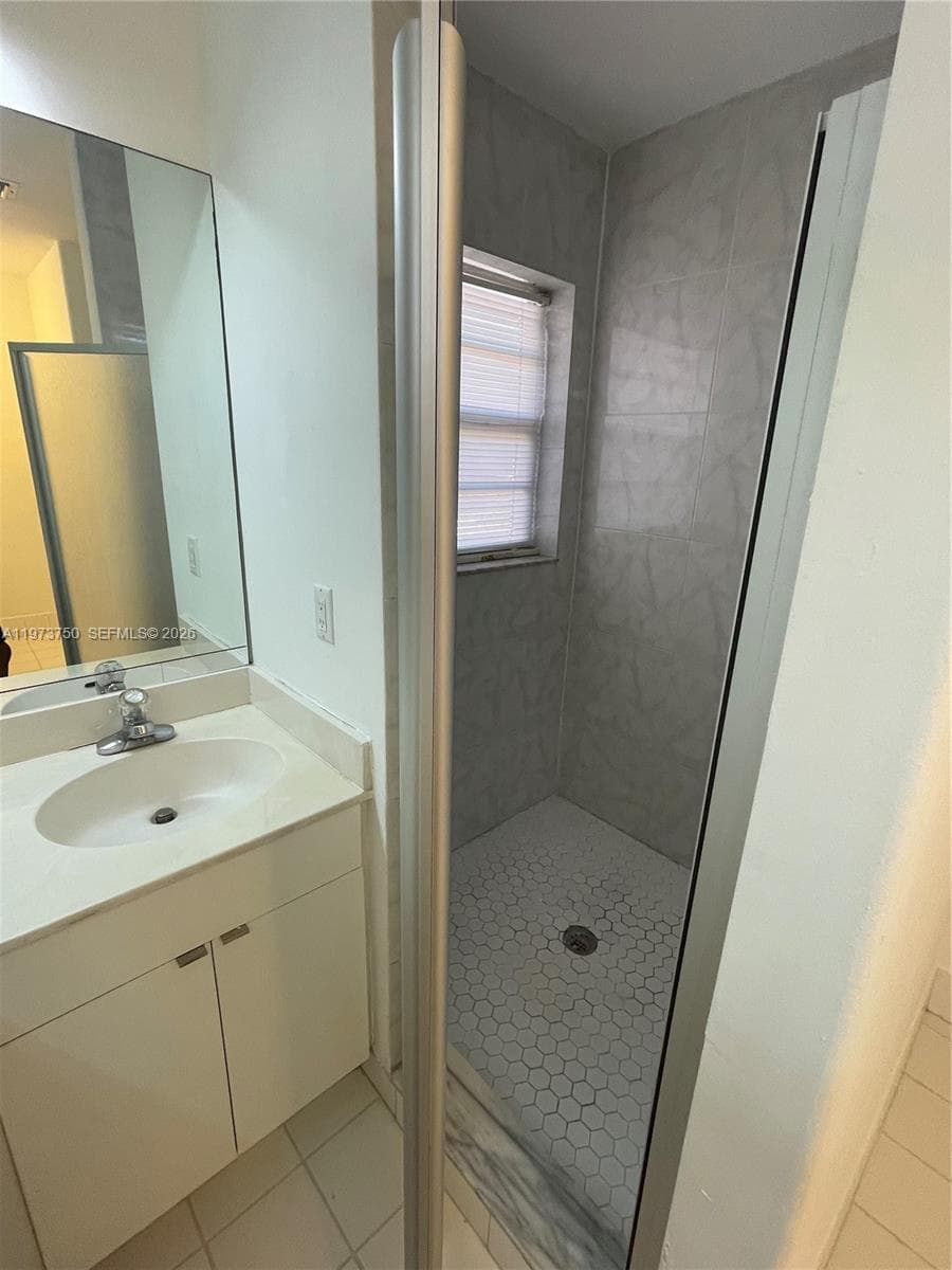 703 NE 195th St # 703, Miami FL 33179 — 11
