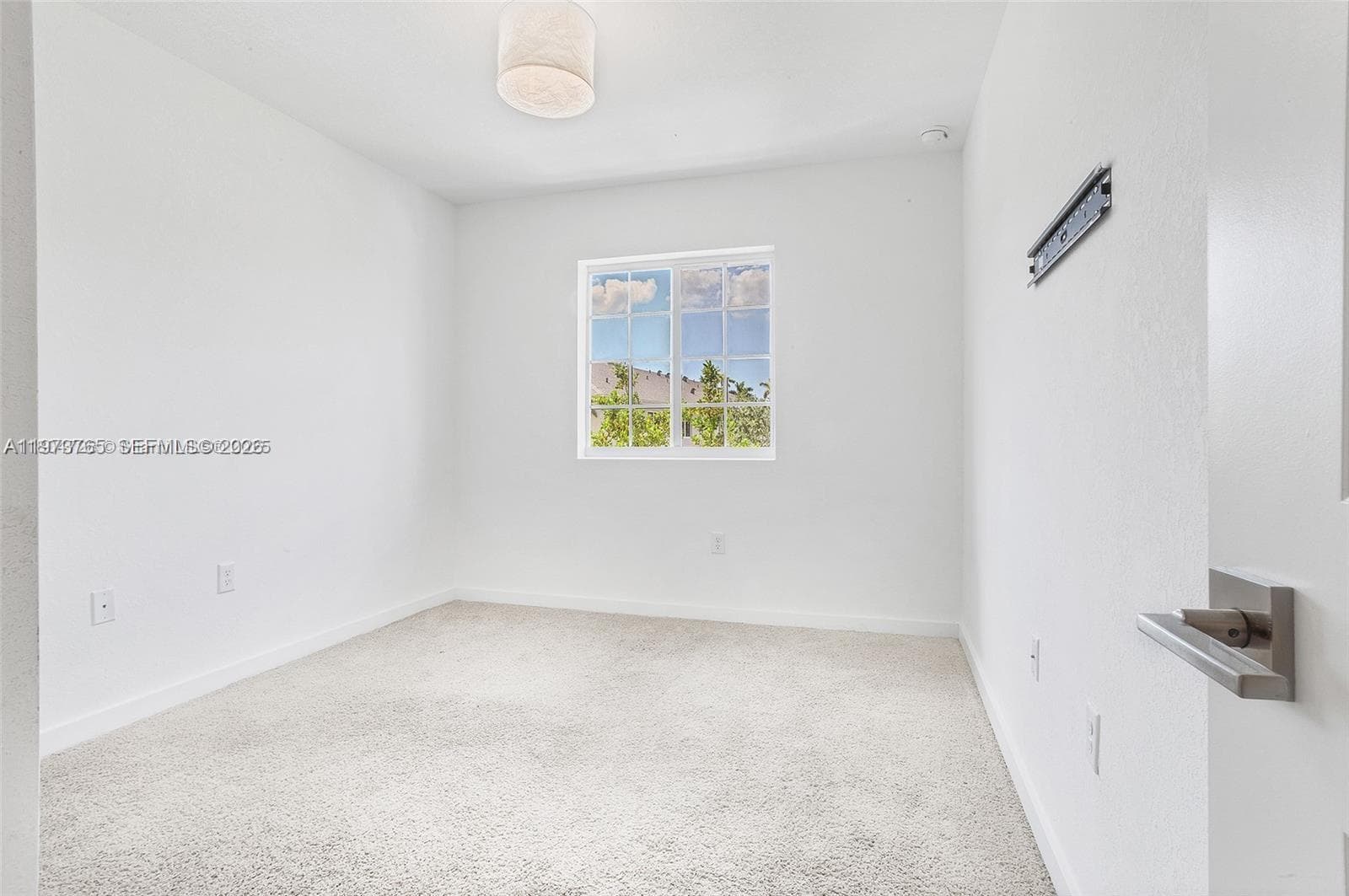 1363 NW 208th Ter, Miami Gardens FL 33169 — 44