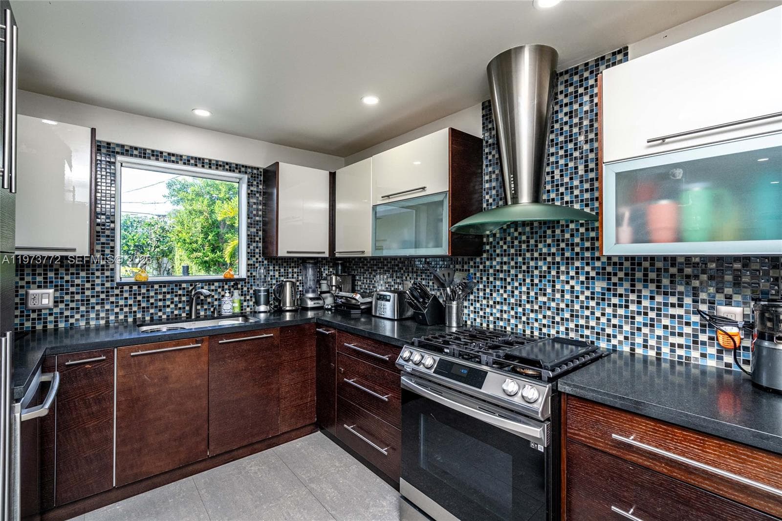 1360 SW 16th St, Miami FL 33145 — 17