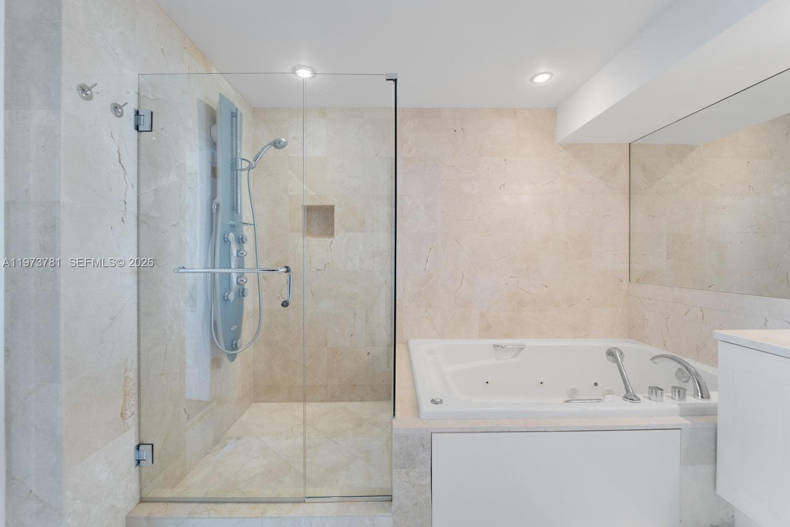 3400 SW 27th Ave # 2102, Miami FL 33133 — 42
