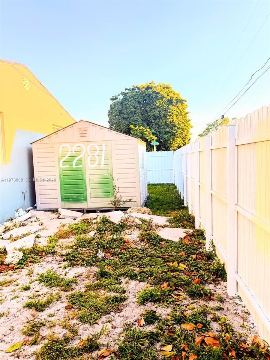 2281 NW 81st Ter, Miami FL 33147 — 22
