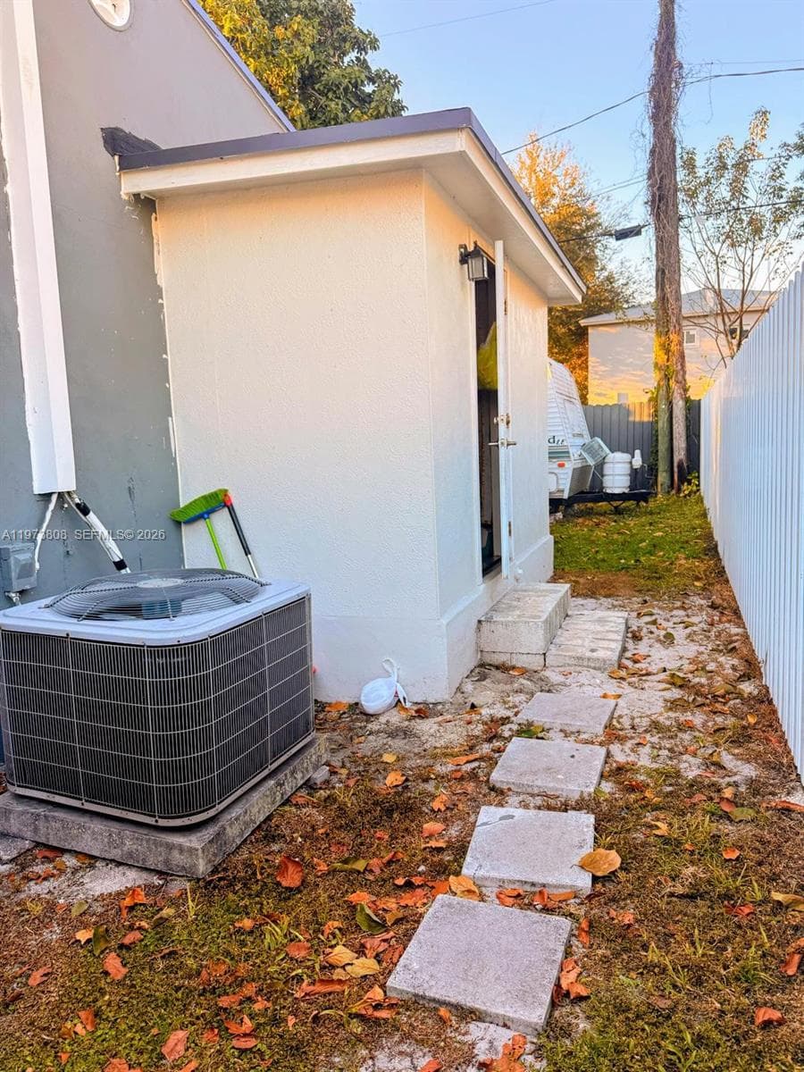 2281 NW 81st Ter, Miami FL 33147 — 31