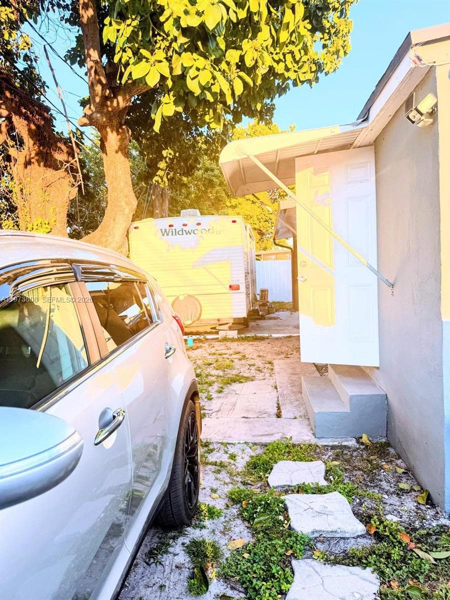 2281 NW 81st Ter, Miami FL 33147 — 21