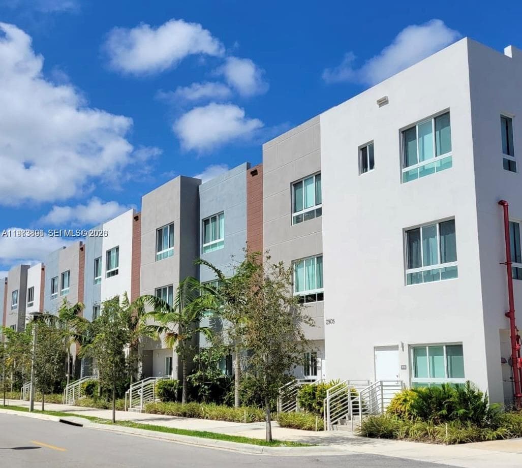 2505 NE 193rd St # 4116, Miami FL 33180 — 16