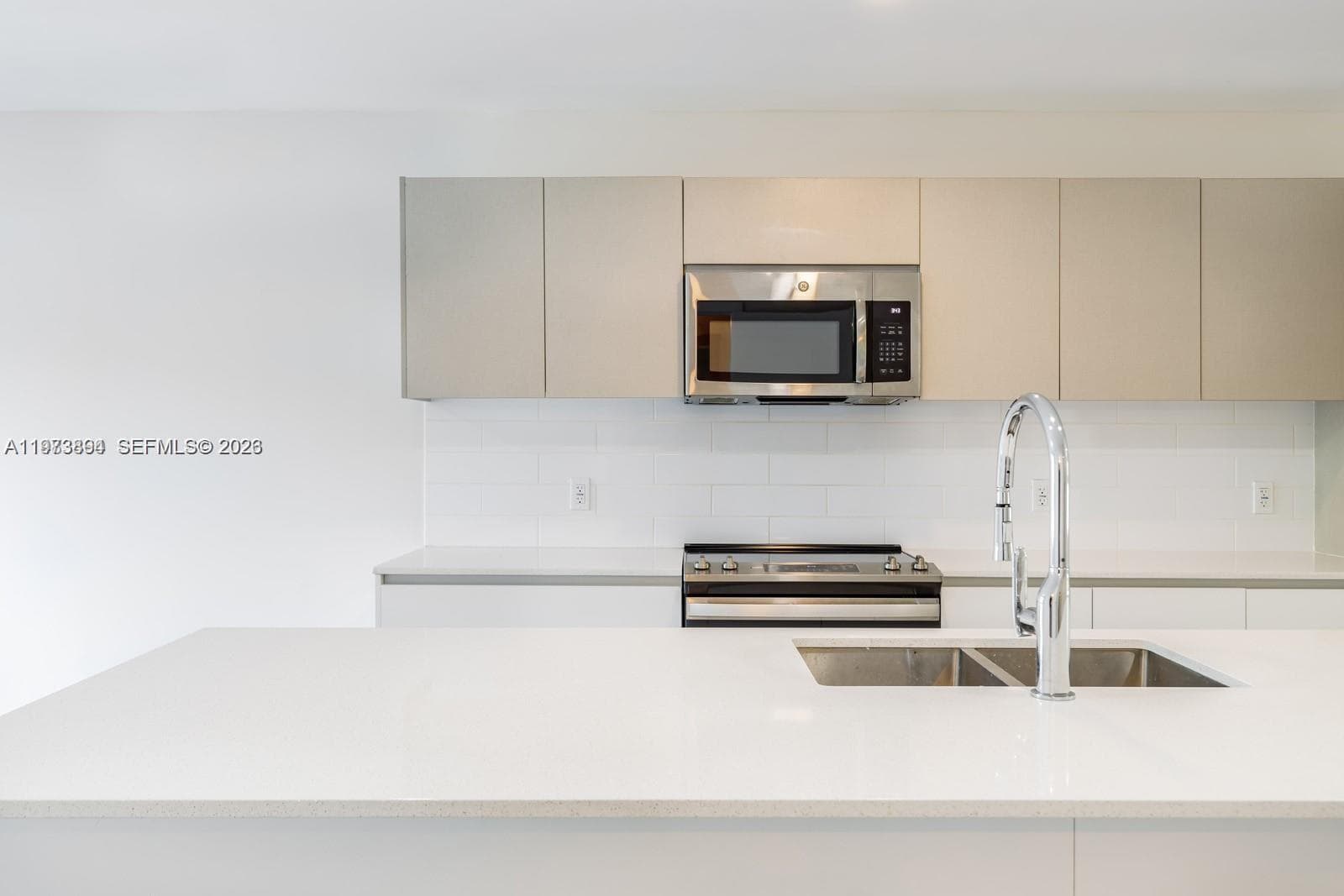 2505 NE 193rd St # 4116, Miami FL 33180 — 3