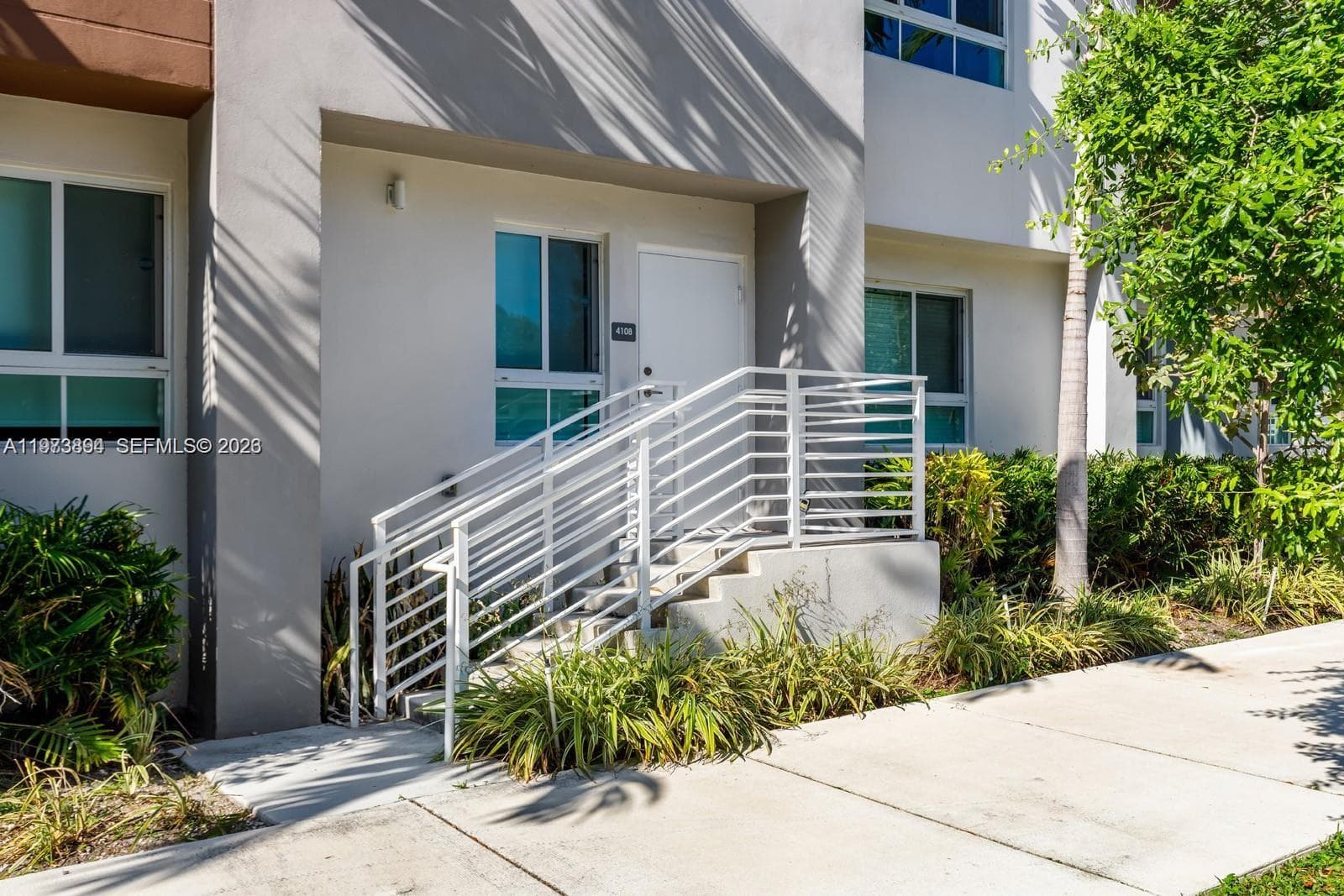2505 NE 193rd St # 4116, Miami FL 33180 — 14