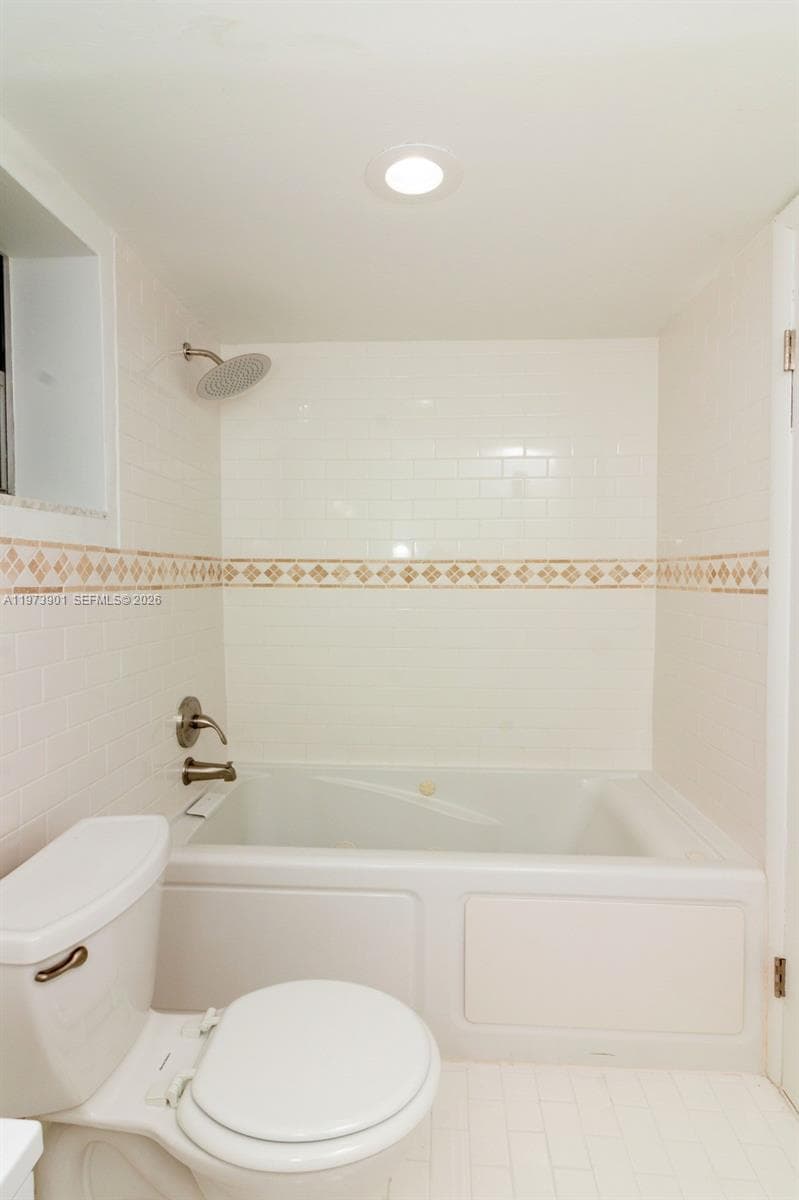 447 NE 195th St # 217, Miami FL 33179 — 13