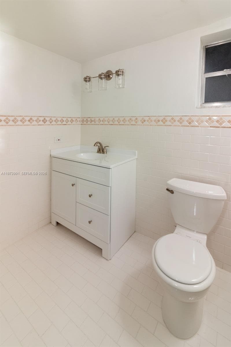 447 NE 195th St # 217, Miami FL 33179 — 14