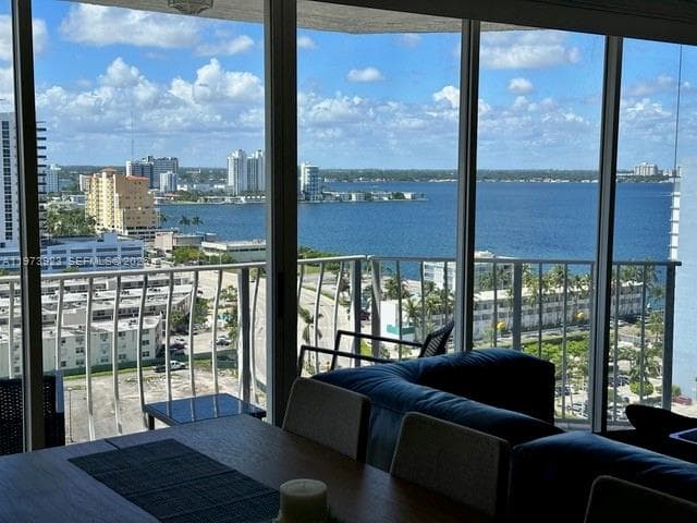 7601 E Treasure Dr # 1905, North Bay Village FL 33141 — 5