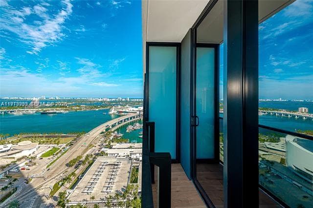 398 NE 5th St # 2802, Miami FL 33132 — 2