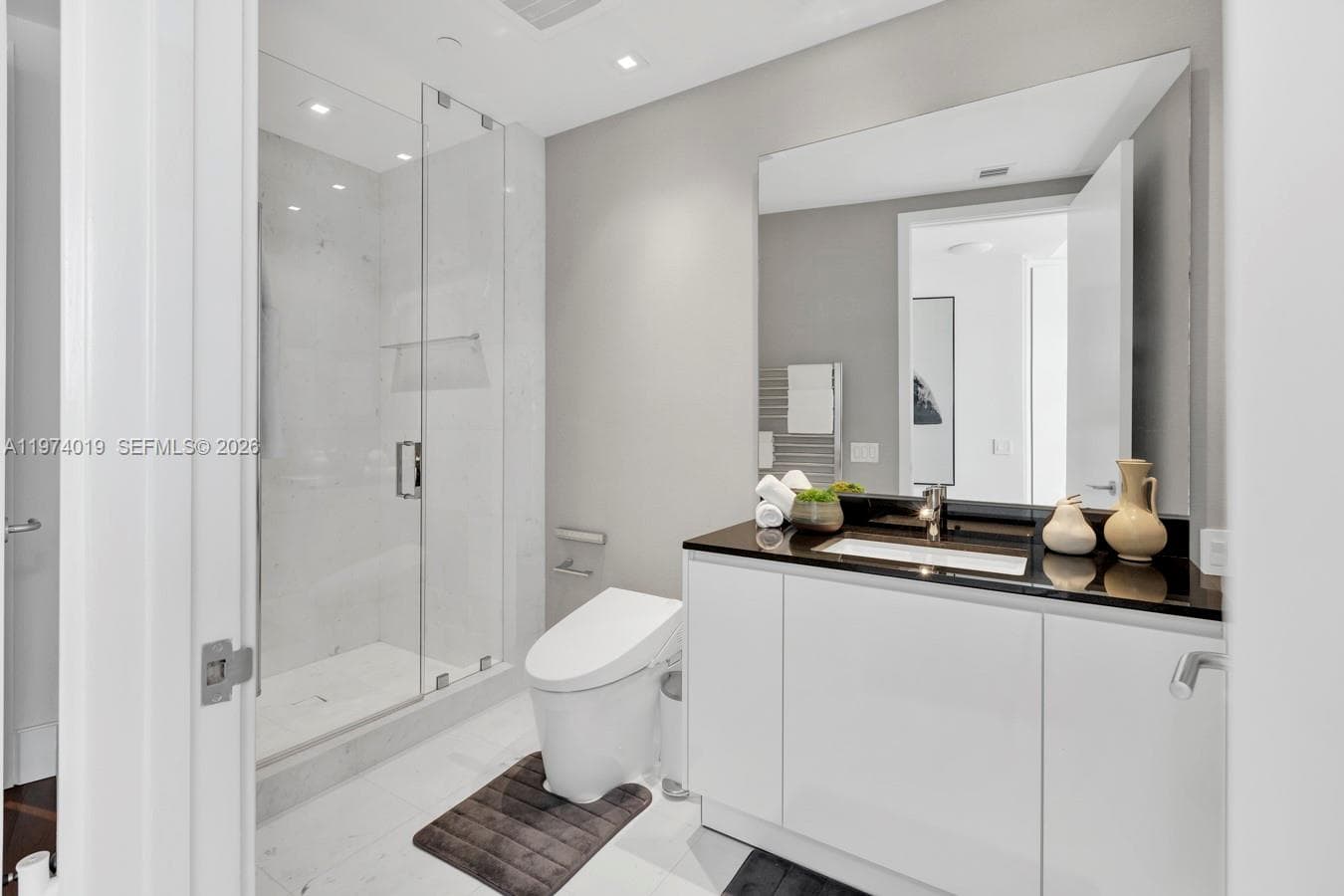 18555 Collins Ave # 4605, Sunny Isles Beach FL 33160 — 32