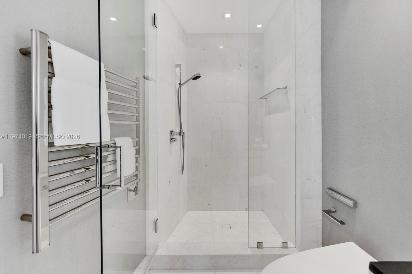 18555 Collins Ave # 4605, Sunny Isles Beach FL 33160 — 33