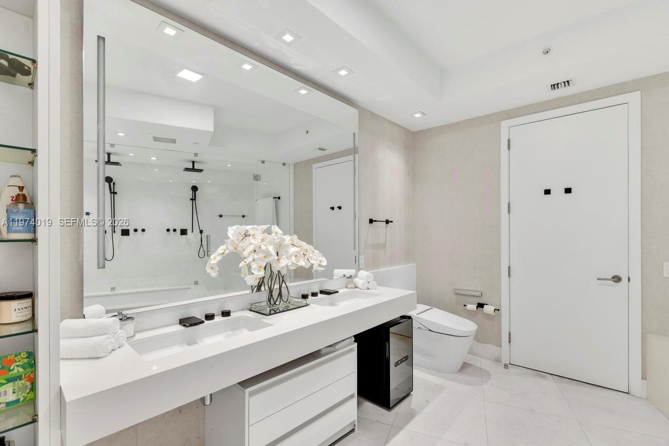 18555 Collins Ave # 4605, Sunny Isles Beach FL 33160 — 25