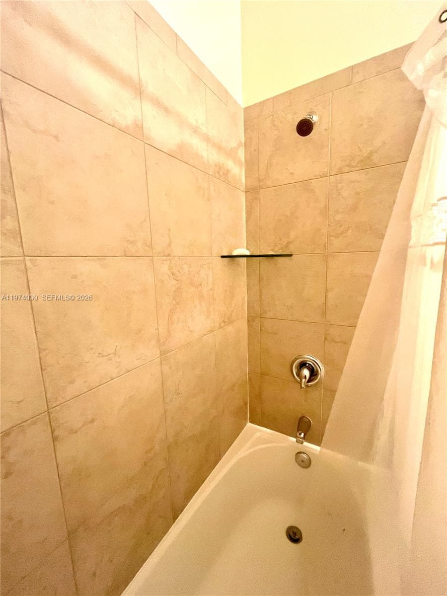 9271 W 33rd Ln, Hialeah FL 33018 — 19
