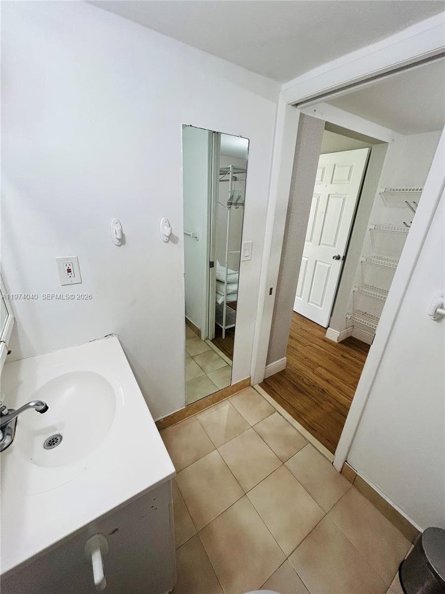 17021 N Bay Rd # 219, Sunny Isles Beach FL 33160 — 34