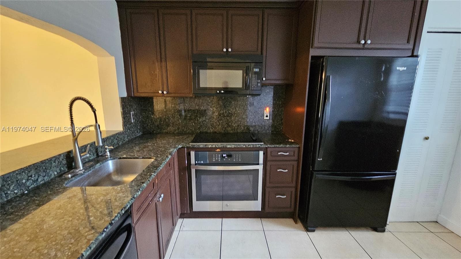 426 NE 210th Cir Ter # 2, Miami FL 33179 — 5