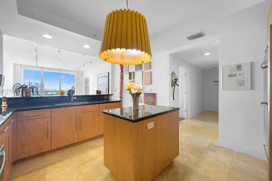 3201 NE 183 # 1104, Aventura FL 33160 — 9