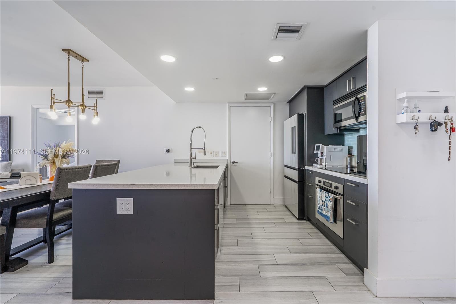 50 Biscayne Blvd # 3106, Miami FL 33132 — 32