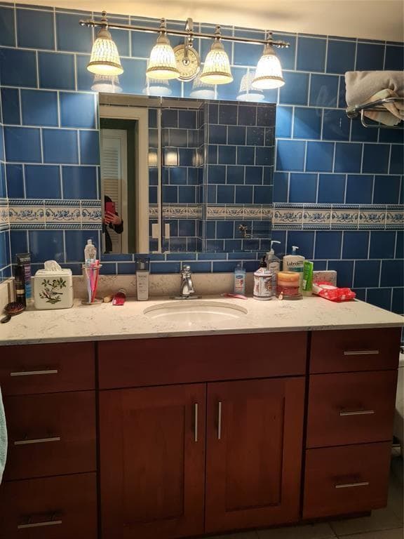 2851 NE 183 # 05, Aventura FL 33160 — 12
