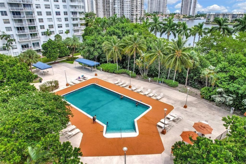 2851 NE 183 # 05, Aventura FL 33160 — 19