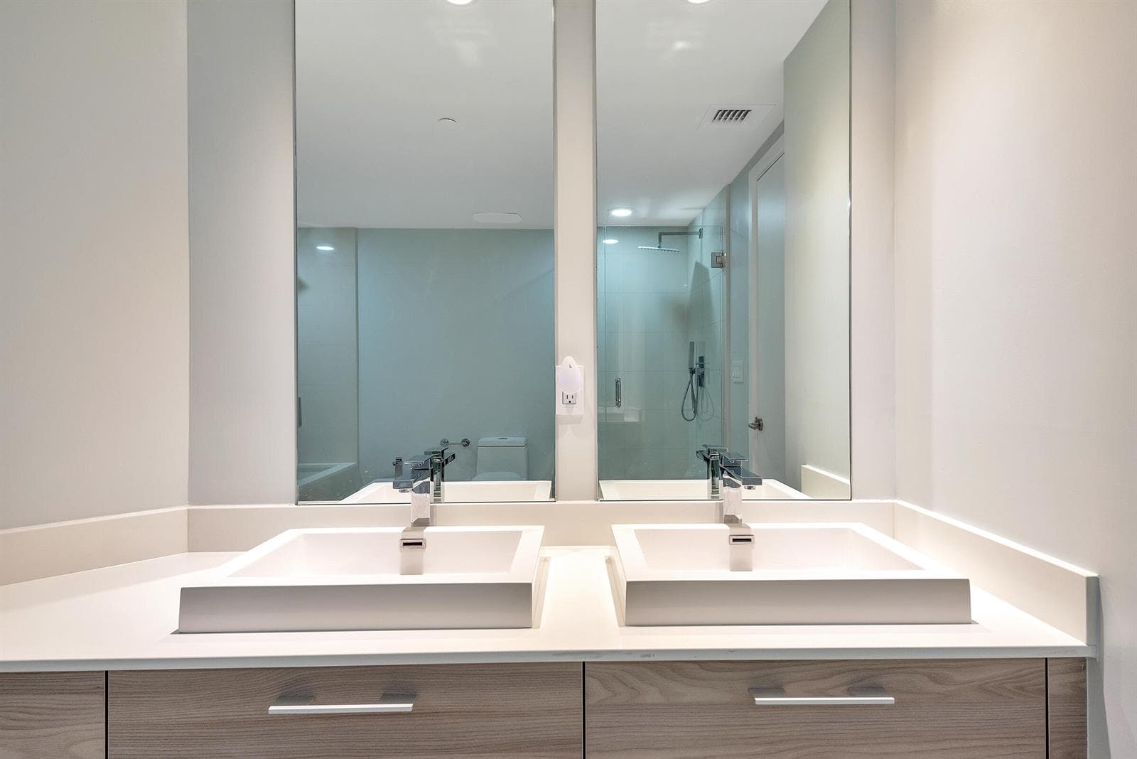 1300 S Miami Avenue # 2401, Miami FL 33130 — 22