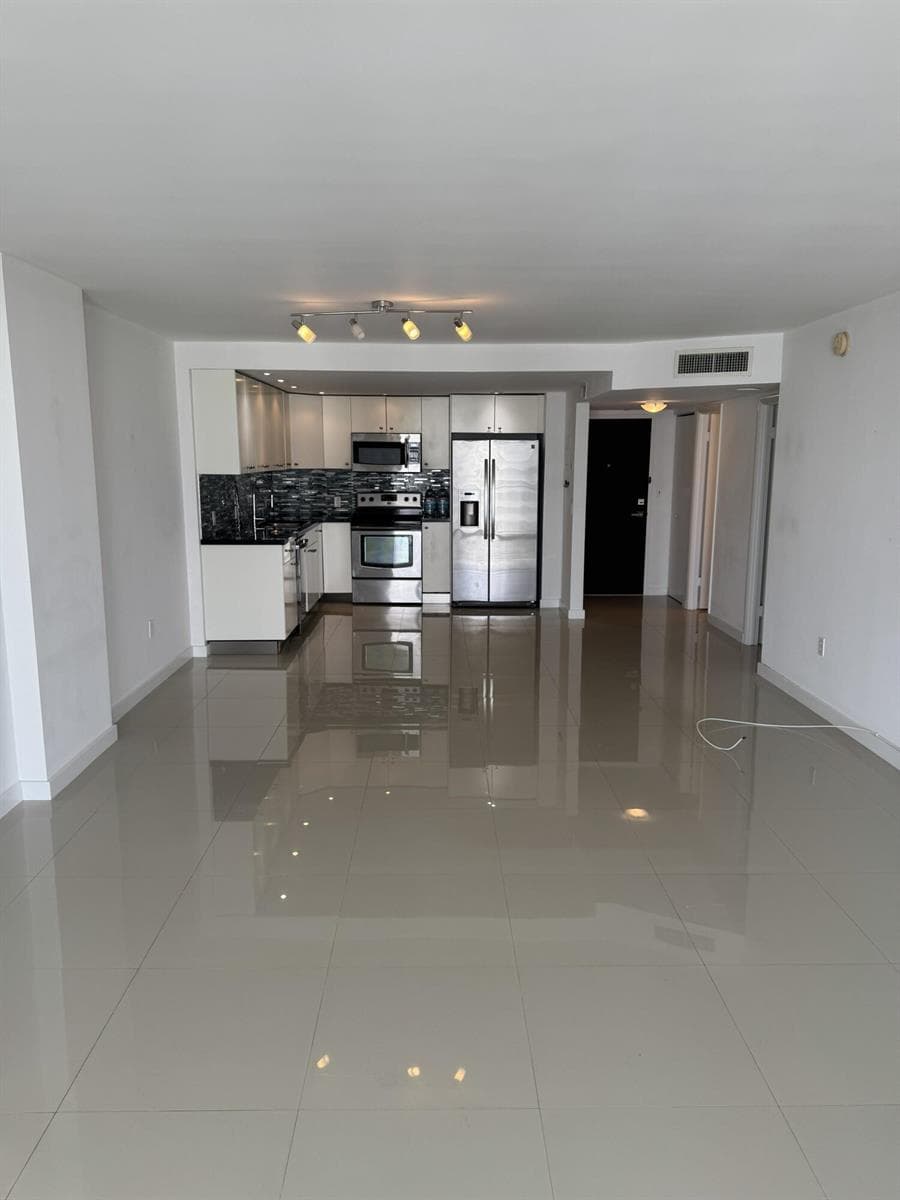 2851 NE 183rd Street # 1710e, Aventura FL 33160 — 3