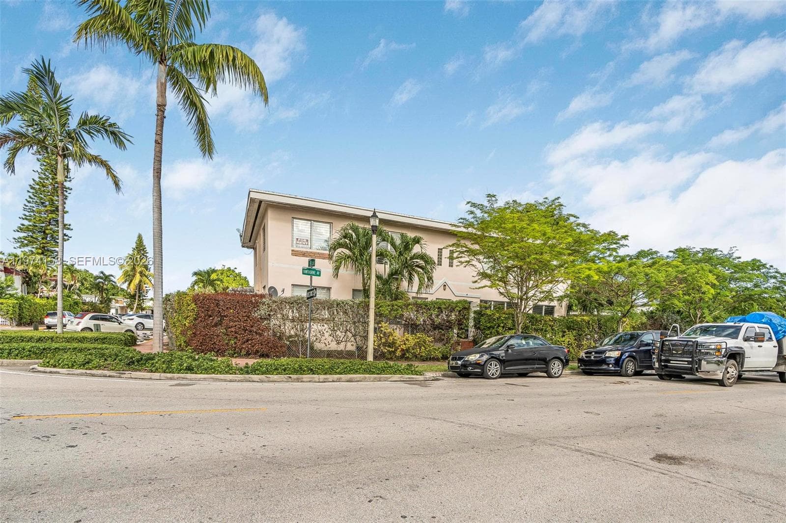 8031 Hawthorne Ave, Miami Beach FL 33141 — 26