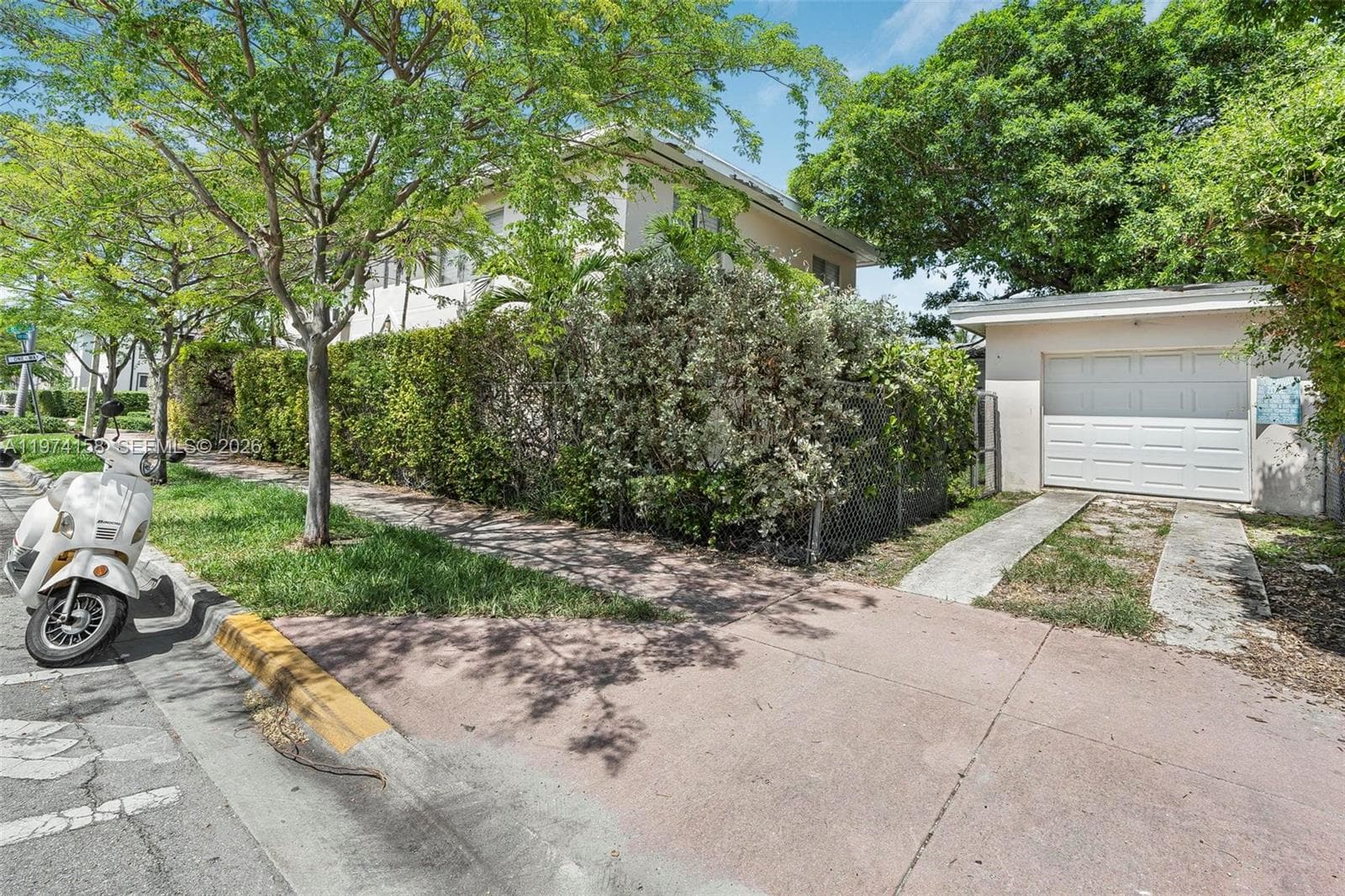 8031 Hawthorne Ave, Miami Beach FL 33141 — 22