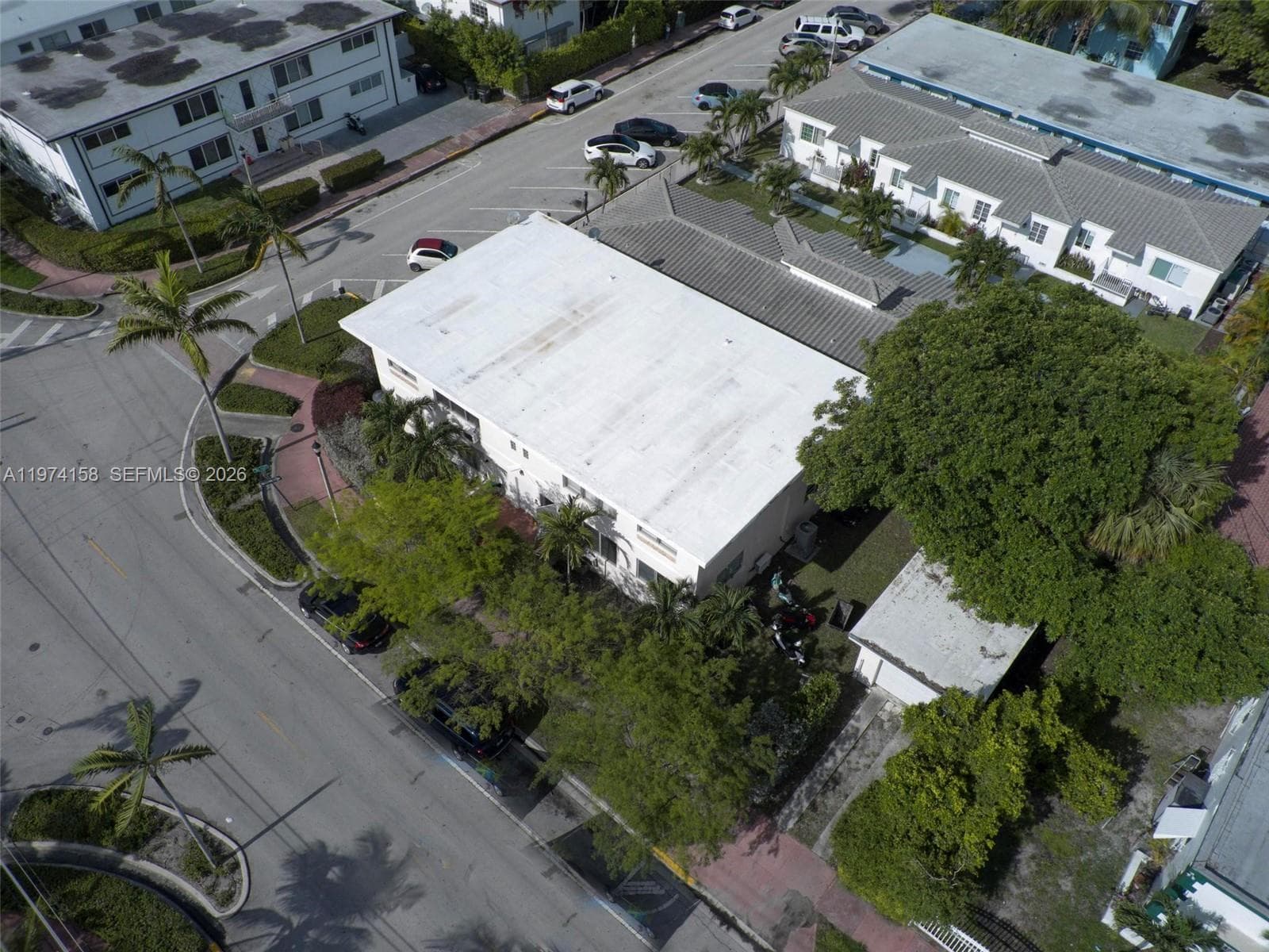 8031 Hawthorne Ave, Miami Beach FL 33141 — 28