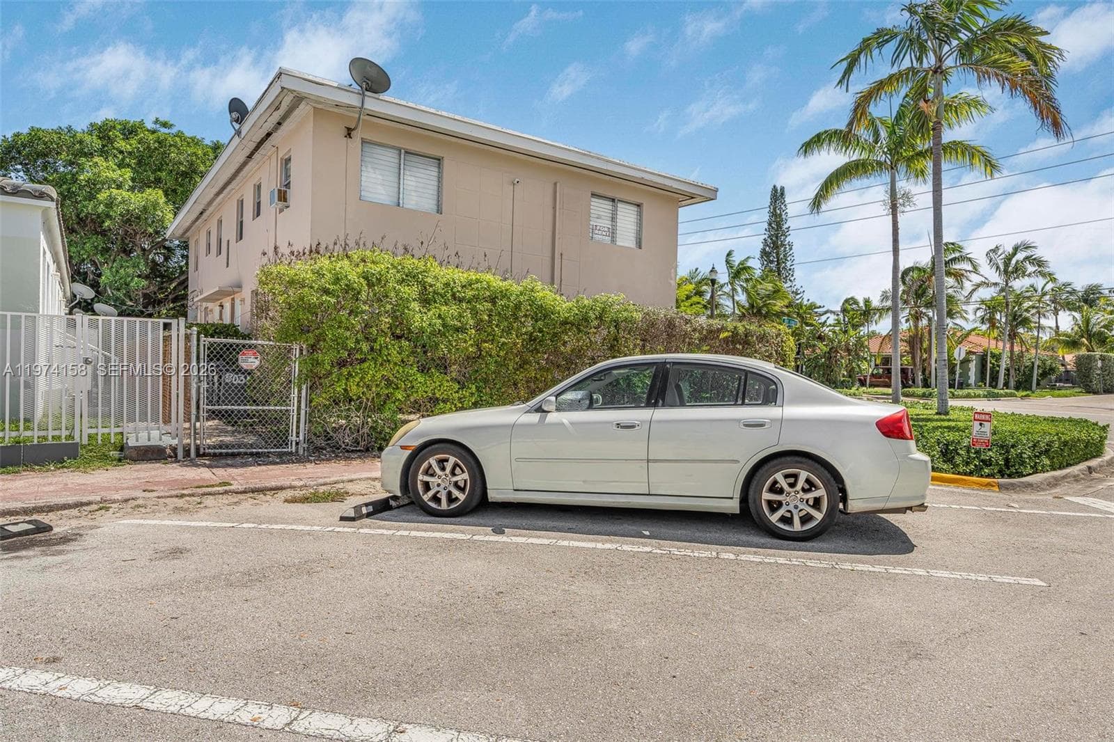 8031 Hawthorne Ave, Miami Beach FL 33141 — 30
