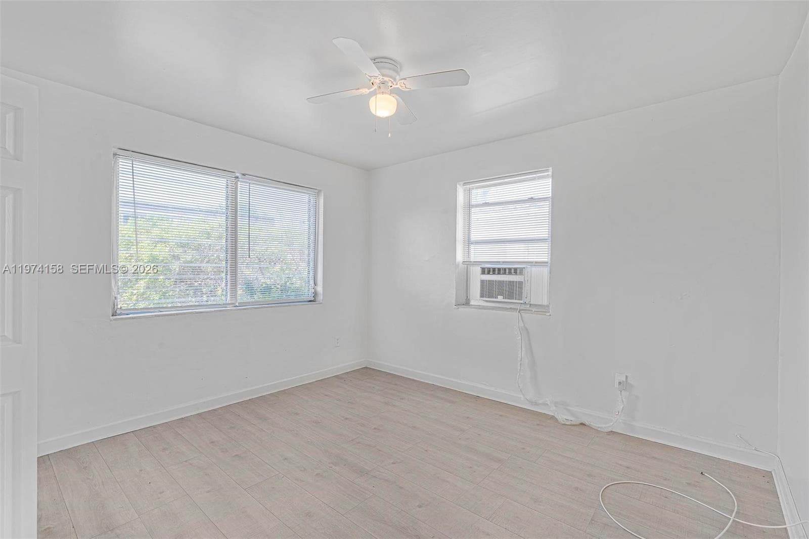 8031 Hawthorne Ave, Miami Beach FL 33141 — 14