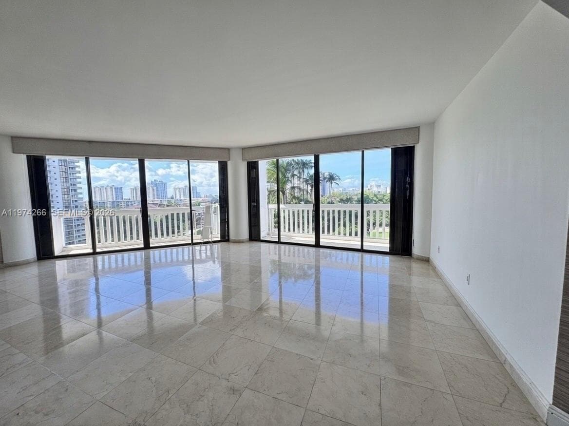2000 Island Blvd # 606, Aventura FL 33160 — 2