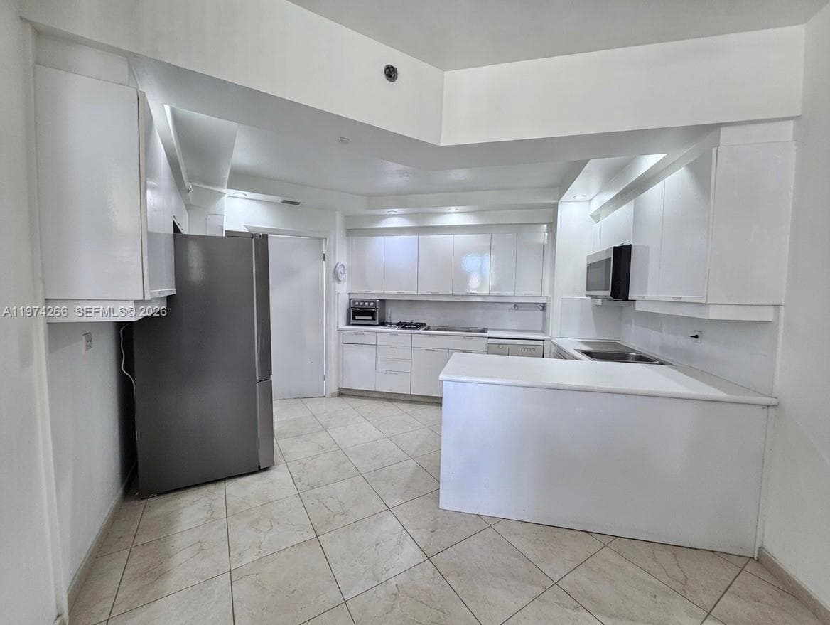 2000 Island Blvd # 606, Aventura FL 33160 — 6