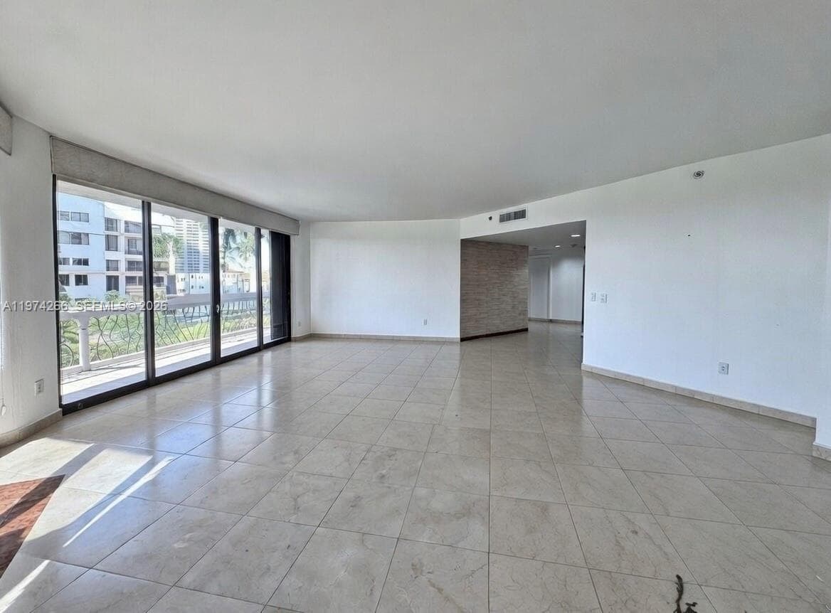 2000 Island Blvd # 606, Aventura FL 33160 — 8