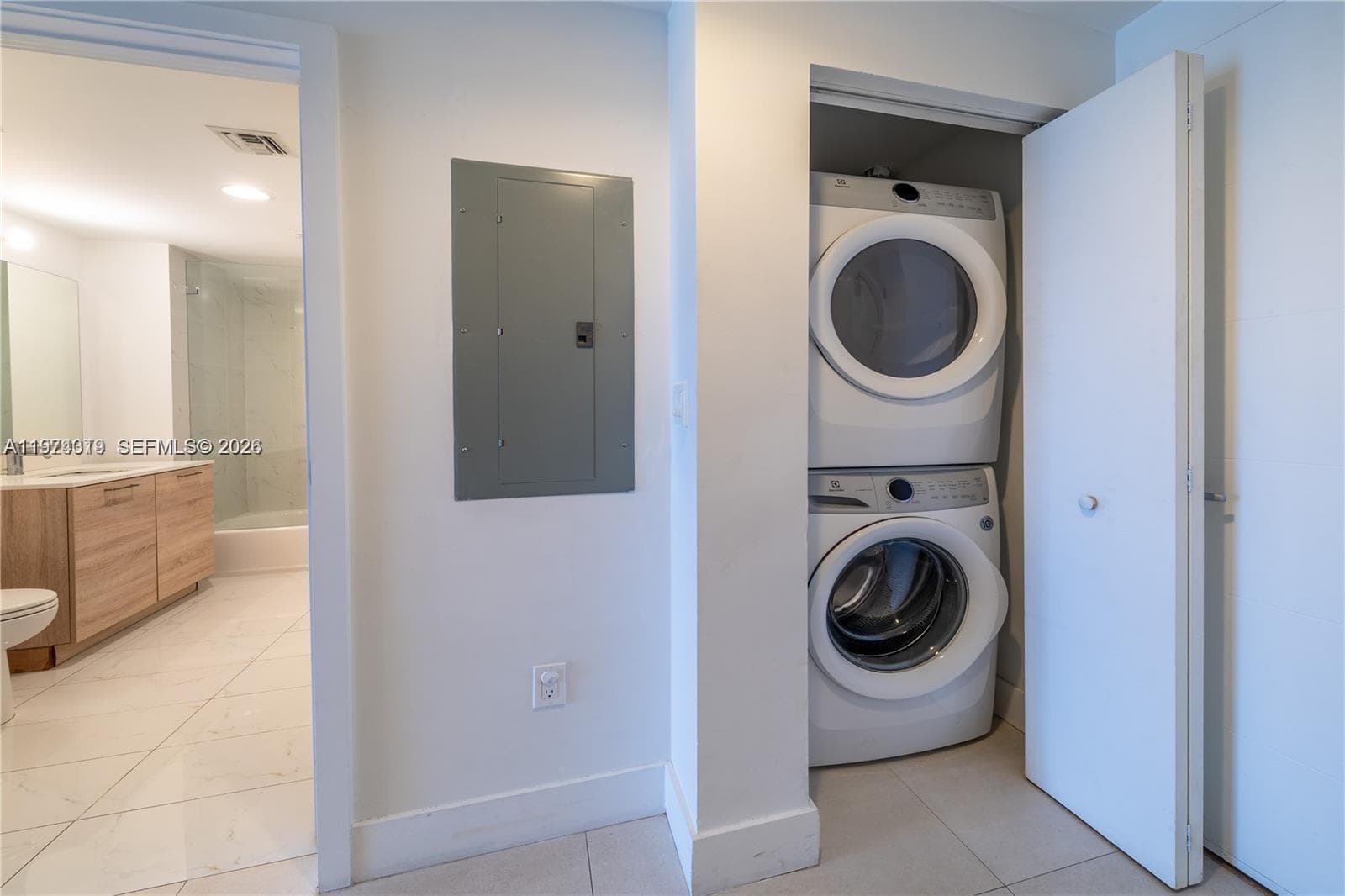 16385 Biscayne Blvd # 1120, North Miami Beach FL 33160 — 13