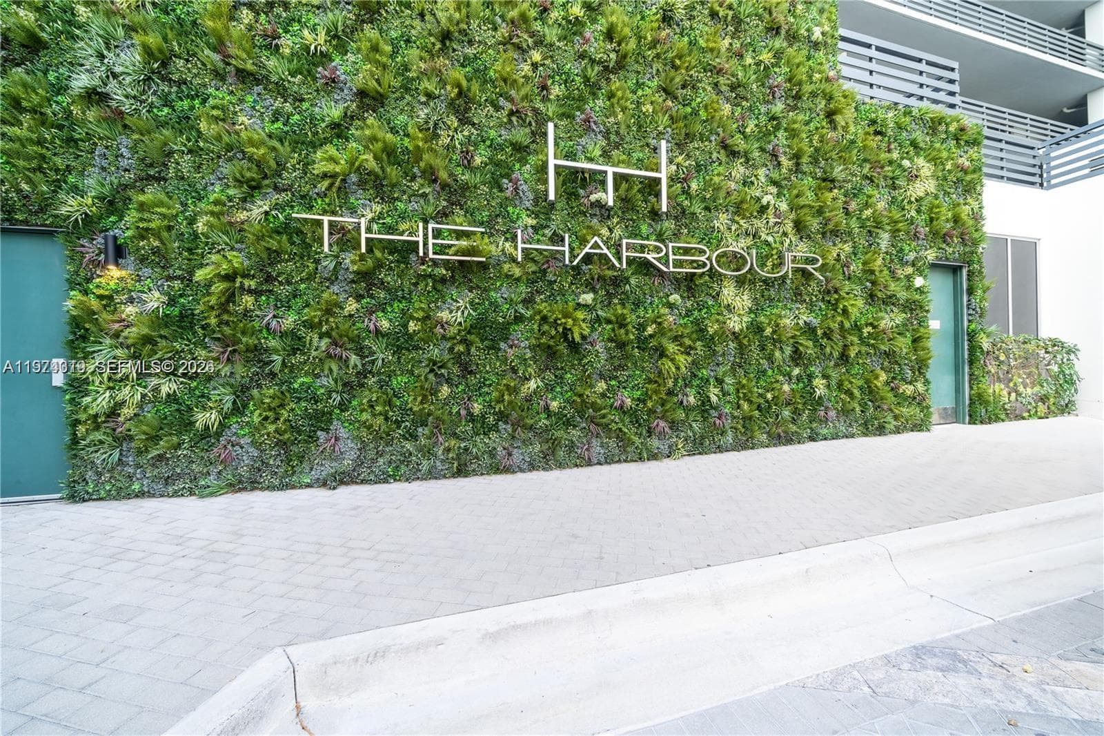 16385 Biscayne Blvd # 1120, North Miami Beach FL 33160 — 1
