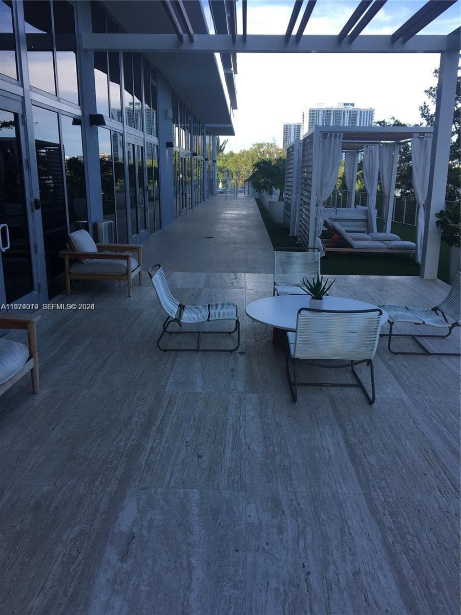 16385 Biscayne Blvd # 1120, North Miami Beach FL 33160 — 18