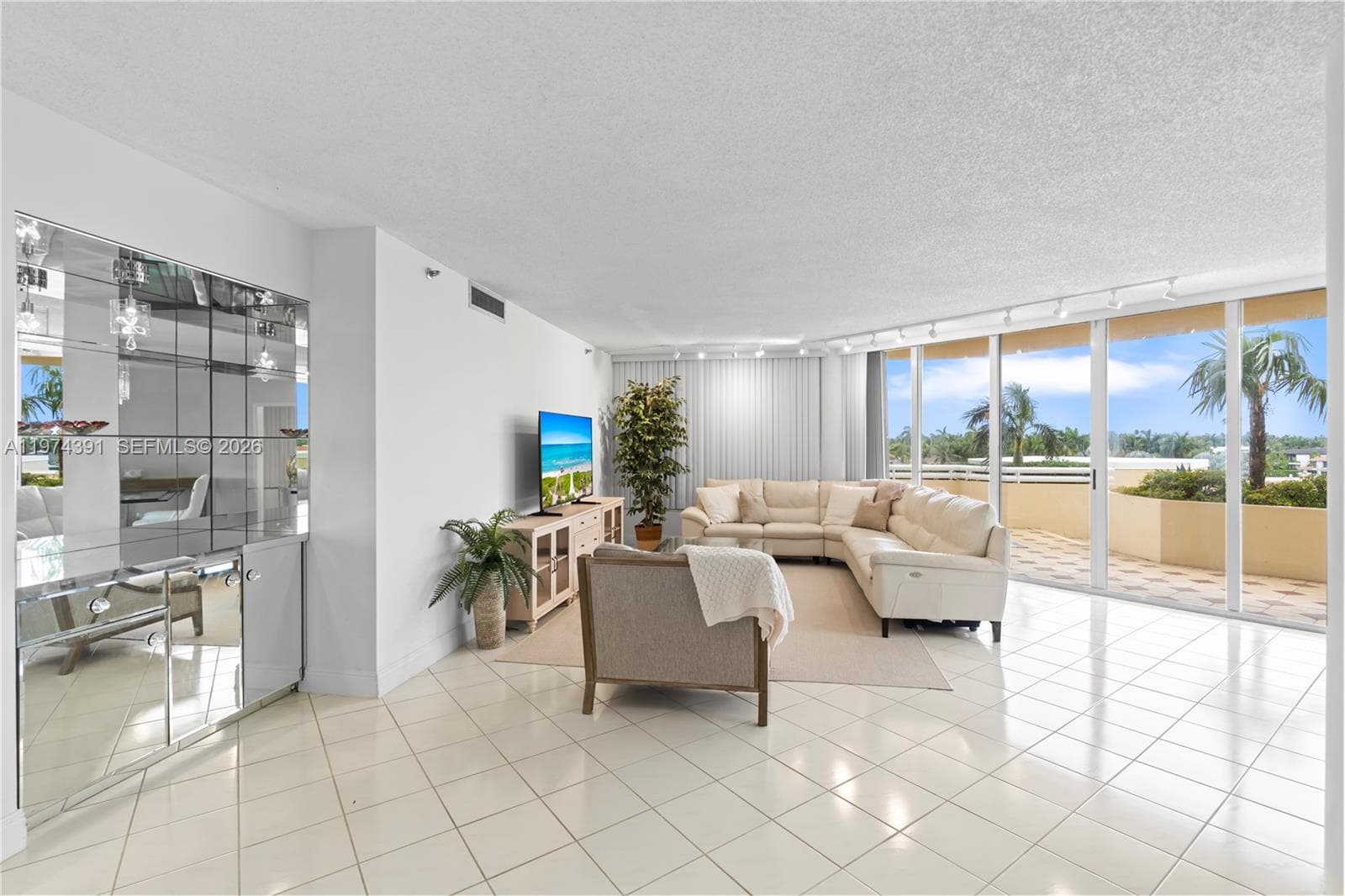 20191 E Country Club Dr # 407, Aventura FL 33180 — 7