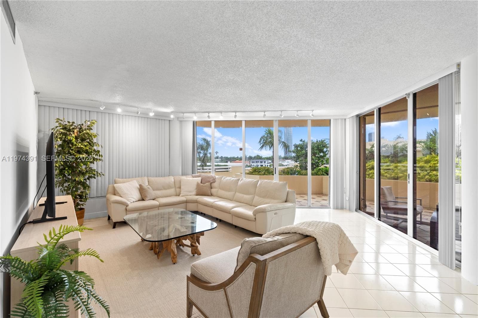 20191 E Country Club Dr # 407, Aventura FL 33180 — 5