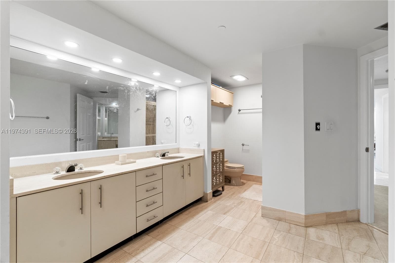 20191 E Country Club Dr # 407, Aventura FL 33180 — 24